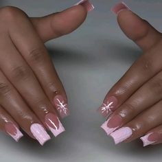 https://www.instagram.com/nails_by_irenitaa?igsh=NTc4MTIwNjQ2YQ== Christmas Nail Square, Christmas French Tip Nails Coffin, Short Winter Nails Ideas, Acrylic Nail Designs Christmas, Blended Nails, Acrylic Nail Designs Square, Pink Christmas Nails Short, Short Square Christmas Nails, Winter French Tips