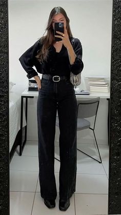 All Black Outfit For Work, Black Work Outfit, Full Black Outfit, Corporate Baddie Outfits, All Black Outfits For Women, Slacks Outfit, Smart Casual Work Outfit Women, Black Pants Outfit, Wide Leg Jeans Outfit