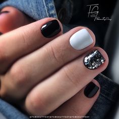 Black White Short Nails, Black Nail Manicure, Black Nails Ideas, Short Nail Manicure, Black And White Nails, Black Nails With Glitter, Polygel Nails