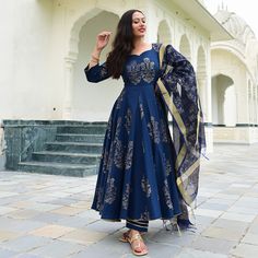 For the brides who want to go for something light and comfortable for thier haldi and mehendi ceremony, Here are some trending outfits to go for! #minimaloutfits #minimalhaldioutfit #minimalmehendioutfit #cottonoutfits #kurtis #palazzosuits #shararadesigns #cottonsharara #pakistanibride #cottonsuits #printedsuits #indowesternoutfits #cottonlehenga #lightbridalwear #cottonsaree Plazo Kurti, Anarkali Churidar, Wedding Saree Blouse Designs