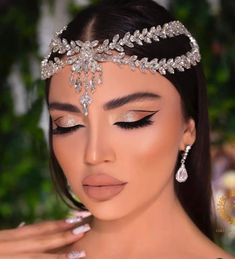 Wedding Hair Bling Head Pieces, Luxury Silver Headpieces For Festivals, Luxury Silver Crown Headpiece, Luxury Silver Festival Headpieces, Indian Bride Crown, Bride Head Dress, Luxury Crown Design Headpieces For Parties, Luxury Wedding Headpiece With Crown Design, Luxury Silver Wedding Headpieces