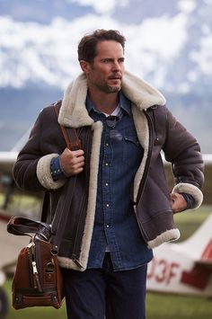 click to expand Fur Outfit Men, Leather Jacket With Fur Outfit, Pilot Jacket, Sheepskin Jacket, Mens Attire, Trendy Jackets, Mens Fashion Rugged, Leather Jacket Style, Sheepskin Coat