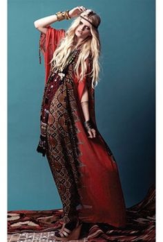 kimono style maxi dress Boho Rocker Chic, Boho Rocker, Long Kaftan, Mode Boho, Hipster Outfits, Bohol, Studio 54, Rocker Chic, Bohemian Look