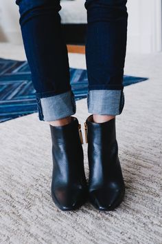 Black Ankle Boots Outfit Jeans, Mid Calf Boots Outfit Jeans, Black Short Boots Outfit, Black Ankle Boots Outfit, Over The Ankle Boots, Kitten Heels Outfit, Jean Styles, Boots With Jeans