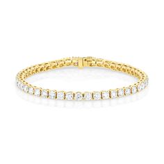 Named after tennis player Billie Jean King, this bracelet is a timeless addition to any fine jewelry collection. Each of the 48 round natural diamonds is hand selected and four prong set for a classic yet bold statement. Marrow Fine, Pearl Anklet, Billie Jean, Billie Jean King, Simple Diamonds, Diamond Tennis Bracelet, Rose Gold Chain, Tennis Player, Diamond Charm