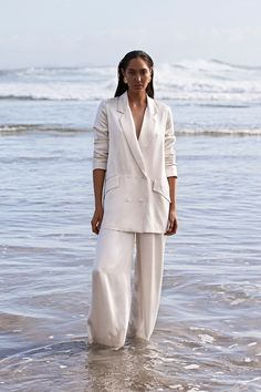 Beach Fashion Shoot, Beach Editorial, Wedding Edit, Creative Fashion Photography, Beach Suit, French Outfit, Cream Blazer, Photography Posing Guide, Beach Shoot