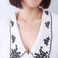 Style: Female Material: Titanium Steel, Freshwater Pearl, Acrylic Pearl Type: Cultured Pearl Color: White Pearl Shape: Irregular Necklace Length: 40+5cm Irregular Necklace, Golden Chain, Butterfly Pendant Necklace, Pearl Types, Pearl Charms, Butterfly Pendant, Pearl Color, Pearl Ring, White Pearl