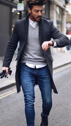 Mens Rugged Style Outdoors, Navy Blue Coat Outfit, Masculine Contemporary, David Beckham Style Outfits, Masculine Colors, Menswear Outfits, David Beckham Style, Tree Themes, Tee Shorts