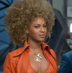 beyoncé austin powers Foxy Austin Powers, Beyonce Foxy Cleopatra, Beyonce Austin Powers, Foxxy Cleopatra, Foxy Cleopatra, Austin Powers Goldmember, Cleopatra Halloween Costume, Beyonce 2000's, Jewelry Content