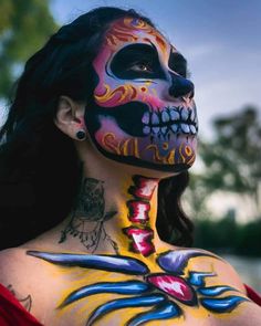 Sugar Skull Face Paint, Cleopatra Halloween, Skull Face Paint, Sugar Skull Face, Angel Makeup, Vampire Bride, Dead Makeup