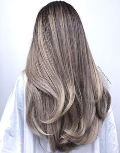 Pelo Color Ceniza, Dark Ash Blonde Hair, Ash Blonde Hair Dye, Pale Blonde Hair, Copper Blonde Hair Color, White Blonde Hair