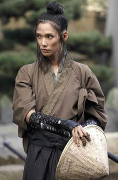 Tao Okamoto, Female Samurai, Pencak Silat, Ju Jitsu, Grasshoppers, Female Reference, Samurai Art, Human Poses Reference