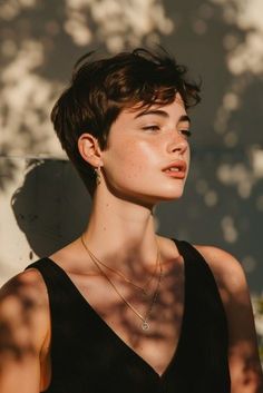 Short Hair Long On Top For Women, Boy Haircuts For Women, Boy Cute Haircuts For Women, Boy Haircut For Women, Short Haircut 2024, Cropped Haircut For Women, Short Hair Long Face, Cool Short Haircuts For Women, Boy Cut For Women