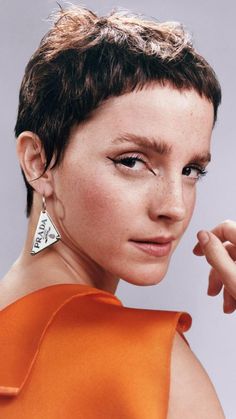 Emma Watson Pixie, Emma Watson Hair, Super Short Pixie, Fragrance Campaign, Cut Her Hair, Blonde Pixie Cuts, Short Pixie Haircuts, Cut My Hair, Short Pixie