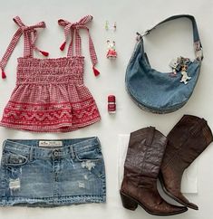 Skirt And Cowboy Boots Outfit, Cow Boy Boots, Americana Outfits, Boots Outfit Ideas, Boy Boots, Outfit Inso, 4th Of July Outfits, Americana Fashion, Cowgirl Outfits