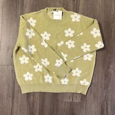 Nwt Mimosa Brand Sea Green Sweater With The Cutest Daisies! Great For Cold Evenings! Trendy Floral Print Sweater For Spring, Winter Green Floral Print Sweater, Sage Green Fashion, Flower Sweater, Asymmetrical Sweater, Lace Sweater, Thrift Shop, Long Sleeve Pullover Sweater, Fuzzy Sweater