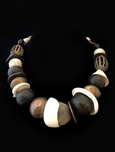 Love This : Ethnic Necklace with Terra Cotta & Shell Bronze Necklaces With Wooden Beads For Jewelry Making, Artisan Jewelry With Wooden Beads In Bronze, Bronze Artisan Jewelry With Wooden Beads, Artisan Bronze Jewelry With Wooden Beads, Black Agate Necklace, African Jewellery, Mala Jewelry, African Necklace, Ethnic Necklaces