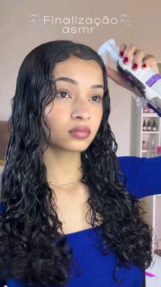 #finalização #cabelocacheado #cachos #viral #asmr #cabelo #hair Ideias De Baby Hair, Curly Hair Medium Length, Healthy Curls, Quick Hairstyles For School, Hair Stayl, Hair Styels