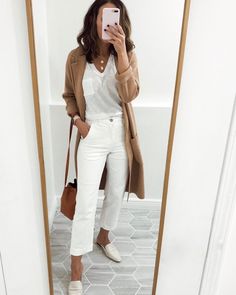 Office Women Outfits, Winter Necessities, Comfy Ootd, White Jeans Outfit, Neutral Outfits, Summer Work Outfits, Spring Look, Outfit Jeans, Teacher Outfits