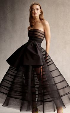 Women's Oscar De La Renta Pre Fall 2023 Collection | Moda Operandi Cage Dress, Dorothy Dandridge, Pre Fall 2023, Mesh Gown, Red Carpet Dresses, Beautiful Gowns, Pre Fall