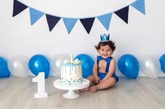 Your little one will look adorable in this 4 piece outfit that comes complete with a royal blue & silver party crown, a royal blue bow tie, a royal blue nappy cover and royal blue adjustable suspenders. This outfit will be ideal to wear in a cake smash photo session or at a 1st birthday party. Size: 1 (12-18 months) This order will be posted from Brisbane, Australia. Blue First Birthday Party, Cake Smash Blue, 1st Birthday Boys, Royal Blue Bow Tie, Baby Boy Birthday Outfit, Bow Tie Party, Outfit Baby Boy, 1st Birthday Cake Smash, Baby Boy First Birthday