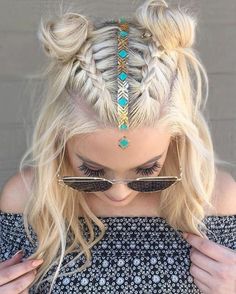 ultra moderne alltagsfrisur mit zwei dutts und zöpfen Fulani Hairstyles, Edm Outfit, Work Hair, Fulani Braids, Fun Hair, Fantasy Hair, African Braids