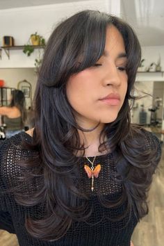 The butterfly haircut is the next iteration in our love for shaggy, mixed layers but this time with an elegant twist. We're loving this look by @ryennesnow.hair Short Long Layers, Butterfly Cut Hair, Bangs Types, A Wolf Cut, The Butterfly Haircut, Shag Cut, Butterfly Cut, Straight Hair Cuts