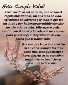 a poem written in spanish with an image of a tiara on top of it