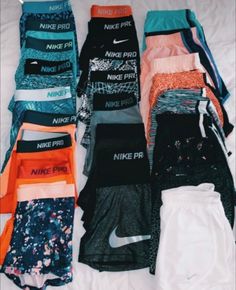 Nike shorts Vsco Clothes, Black Life, Nike Training, Life Hack, Training Shorts, Mystery Box, Alo Yoga, Nike Pros, Winter Glove