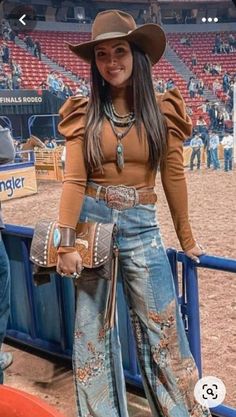 Western Tshirt Outfits Casual, Fine Western Wear, 2023 Nfr Outfits, Miranda Lambert Fashion, Outfits For A Rodeo, Women’s Western Dresses, The American Rodeo Outfits, Nfr Outfits For Vegas Cowgirl Fashion 2022