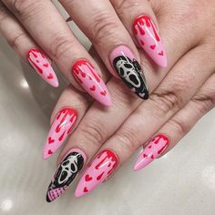 Nail Ideas Halloween Short, Valentines Nails Designs Black, Halloween Nail Art For Short Nails, Halloween Nails Designs Short, Cute Halloween Short Nails, Scream Valentine Nails, Ghost Face Nail Art, Halloween Biab Nails, Ghost Face Nails Acrylic