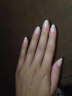 Natural Fingernails Manicures, American Tip Nails, Natural Nude Nails, French Nails Tips, Essie Allure, American Manicure Nails, Manicure Natural, New French Manicure