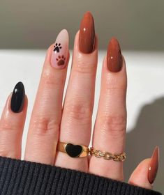 Paw Print Nails, Paw Nails, Nagellack Trends, Graduation Nails, Makijaż Smokey Eye, Dog Nails, Fall Nail Art