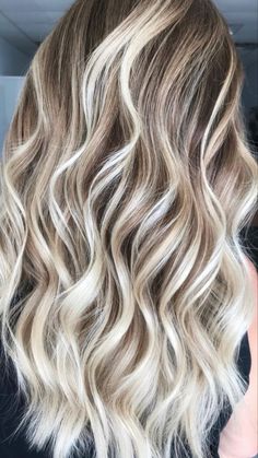 Bright Blonde Highlights On Brown Hair, Blonde Baylayage, Heavy Blonde Highlights On Brown Hair, Uneven Bob Haircut, Heavy Blonde Highlights, Blonde Highlights On Brown, Blonde Highlights On Brown Hair, Bayalage Blonde, Highlights On Brown Hair