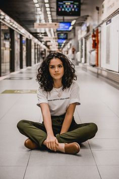 Comfy Ootd, Brazil Fashion, Long Face Hairstyles, Curly Hair Inspiration, Minimal Outfit, Curly Hair Cuts, Short Curly Hair, Grunge Hair, Long Curly Hair