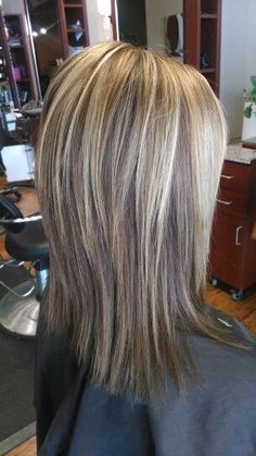 Long Thinned Out Hair, Long Hair With Front Layers, Med Length Hair With Layers, Razor Haircut Medium, Hair Cuts Ideas For Women, Red And Gold Highlights, Layered Hair Cuts, Highlights Red, Medium Layered Hair