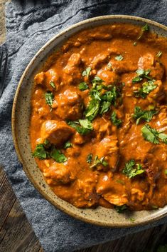 Gordon Ramsay Butter Chicken Gordon Ramsay Butter Chicken, Chicken Recipes Indian, Oven Roasted Cauliflower, Butter Chicken Curry, Cena Keto, Keto Chicken Recipes, Plat Simple, Butter Chicken Recipe, Curry Dishes