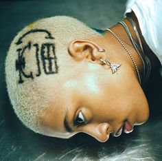 Buzz Cut Women Black, Short Platinum Blonde Hair, Buzz Cut Women, Ethereal Essence, Mens Nails, Buzz Cut, Shaved Hair