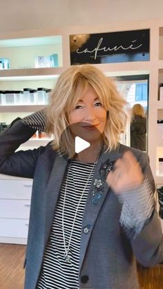 Tina Artz / CharismaLook on Instagram Layered Bob, January 25, Pretty Hair, Short Haircuts, Pretty Hairstyles, Short Hair Cuts, Beauty Tips, Short Hair, Beauty Hacks