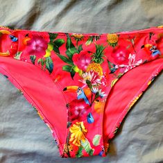 Nwot H&M Bathing Suit Bottom - Size 8 Vibrant Pink Floral Print Swimwear, Pink H&m Bottoms For Summer, H&m Pink Summer Bottoms, H&m Pink Bottoms For Summer, Bathing Suit Bottoms, Orange Pink, Pink Orange, Color Orange, Bathing Suit