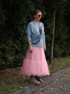 Pink Tulle Skirt Outfit, Pink Skirt Outfits, Pink Leather Skirt, Tutu Skirt Outfit, Tulle Skirts Outfit, Leather Skirt Outfit, Taffeta Skirt, Modest Skirts, Casual Chic Outfit