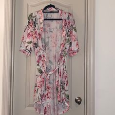 Mumu Floral Belted Bathrobe One Size, Brand New-No Tags Fitted Open Front Robe For Spring, Spring Beach Sleepwear With Open Front, Open Front Spring Beach Sleepwear, Fitted Pink Robe For Daywear, Pink Feminine Robe For Spring, Fitted Floral Print Robe For Spring, Fitted Floral Print Spring Robe, Spring Floral Print Fitted Robe, Pink Feminine Spring Robe