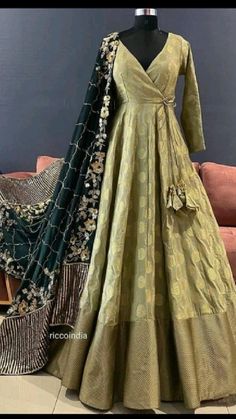 Mehandi Outfit, Dress Designs For Stitching, Anarkali Designs, Simple Lehenga, Long Frock Designs, Trendy Outfits Indian, Most Paused Movie Scenes, Long Gown Design