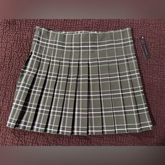 Green Plaid Cute Skirt Preppy Green Pleated Tennis Skirt, Trendy Skort With Lined Skirt For School, Cute Pleated School Skirt, Trendy Green School Bottoms, Preppy Pink Pleated Skirt For School, Preppy Green Cotton Skort, Preppy Green Pleated Skirt, Preppy Green Lined Skort, Preppy Green School Bottoms