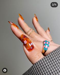 Retro Gel Nails, Art Nouveau Nails, Retro Nail Art Vintage, Weird Nail Ideas, Weird Nail Designs, 90s Nail Art, Nashville Nails, 2025 Nails, Retro Nails