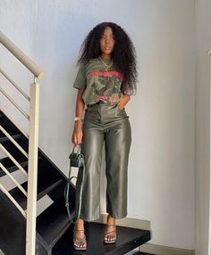 Monochromatic Jean Outfit, Casual Chic Attire For Women, Bbq Party Outfits Summer Black Women, Black Woman Spring Outfit, Feminine Maximalist Outfits, Finding Style Aesthetic, Halle Bailey Fashion, Fun Outfits Black Women, Outfits With Graphic Tees Black Women