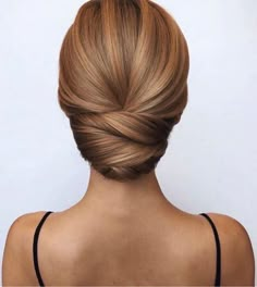 Sanggul Modern, Anti Frizz Hair, Easy Updo Hairstyles, Long Hair Updo, Low Bun, Penteado Cabelo Curto, Hair Do