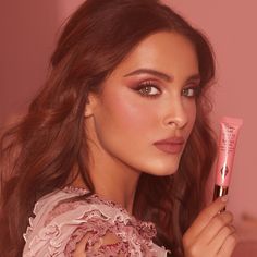 Darlings, my sell-out sensation is BACK! Easy liquid blush! Rosy matte blush wand for a beautifying pop of colour! Exclusive to CharlotteTilbury.com! Pillow Talk Lipstick, Charlotte Tilbury Pillow Talk, Blush Pillows, Cheek Makeup, Skin Model, Blush Beauty, Magical Makeup, Matte Blush, Liquid Blush