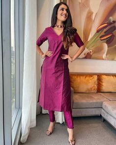 Priya Varrier, Priya Prakash Varrier, Priya Prakash, Casual Outfit Summer, Kurtis Design, Floral Dresses With Sleeves, Corset Fashion Outfits, Simple Kurti