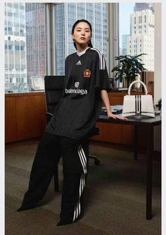 Balenciaga Outfit, Balenciaga Adidas, Looks Adidas, Han So Hee, So Hee, Look Adidas, Football Fashion, Aesthetic Fits